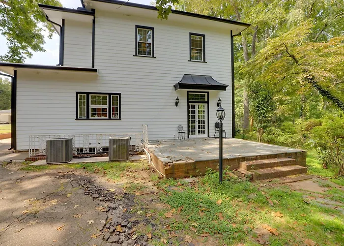 Home On Sprawling Estate, 6 Mi To Dtwn Spartanburg