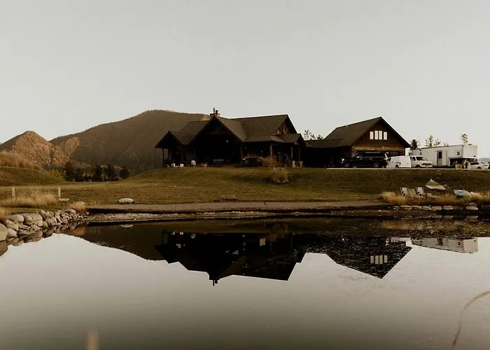 Amazing Log Cabin Rental With Pool Table In The Mountains In West Glacier, Montana