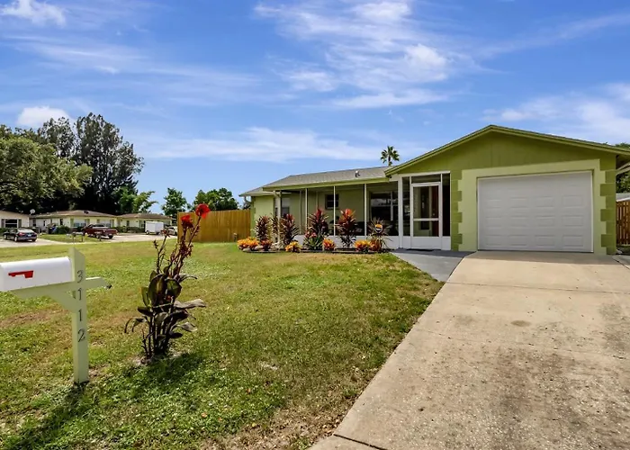 3Br Oasis Sleeps 10 Heated Pool Ping Pong!
