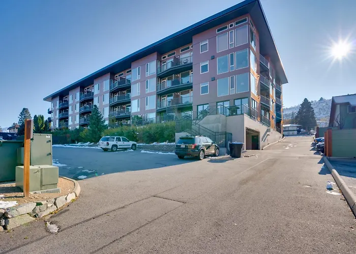 Resort-Style Condo W/ Lake Chelan & Mtn Views