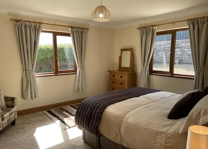 Sunny Bank - Bungalow With Hot Tub And Extra Accessibility
