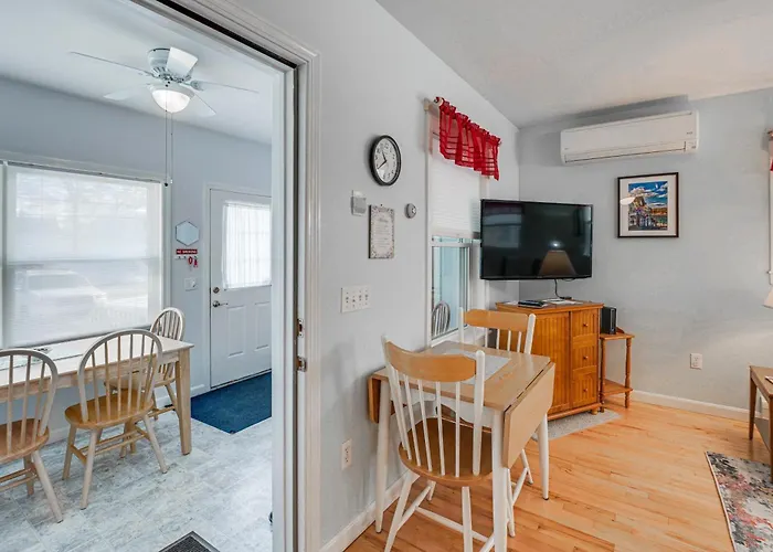 Unbeatable Downtown Location! Bar Harbor Apt