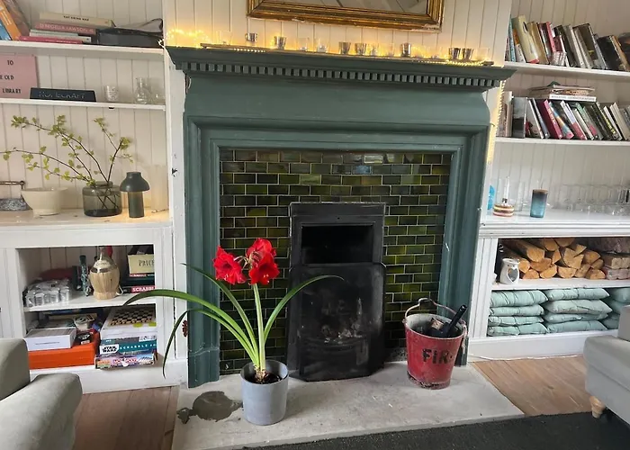 Sleeps 10. The Old Pink Library By Loch And River