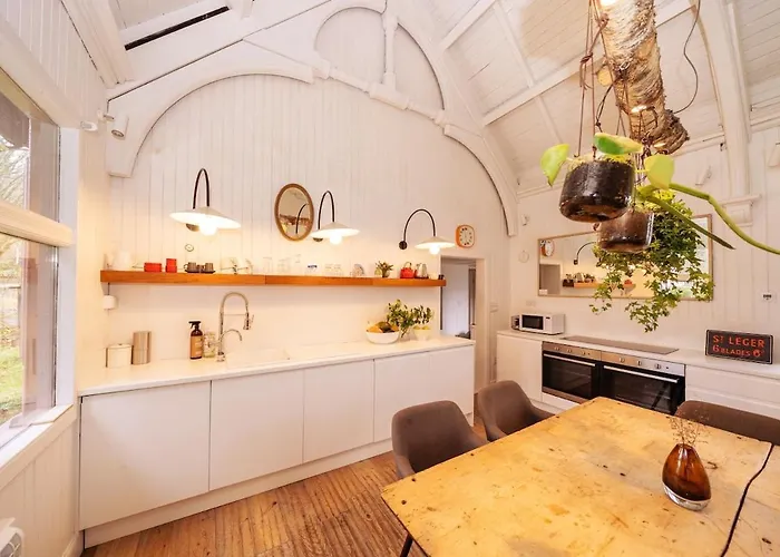 Sleeps 10. The Old Pink Library By Loch And River