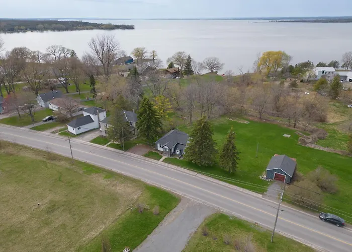 Prince Edward County-Enjoy Picton Wine Country