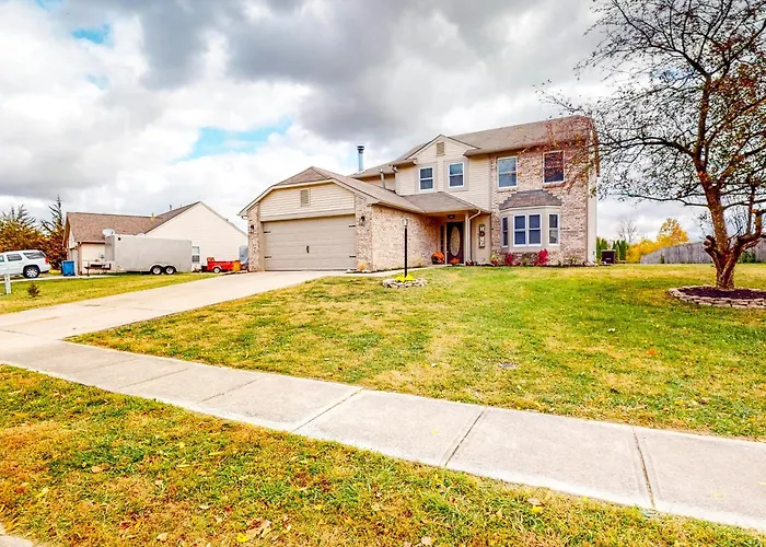 Indy Home W/ Dog-Friendly Yard! 9 Mi To Dtwn
