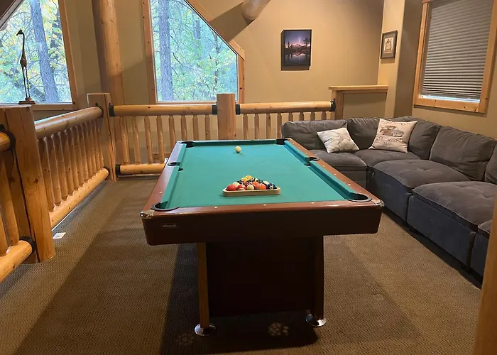 Shasta Lake Luxury Log Cabin: Hot Tub & Pool