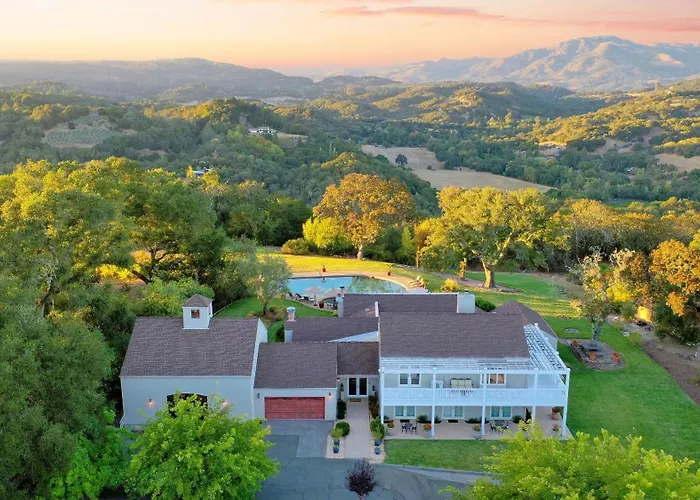 Hilltop Pool Patio Panoramic Views Wine Country Retreat Sonoma Sunshine