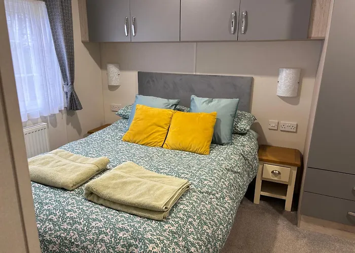 Forestbrook - Cheerful Two Bedroom Tiny House