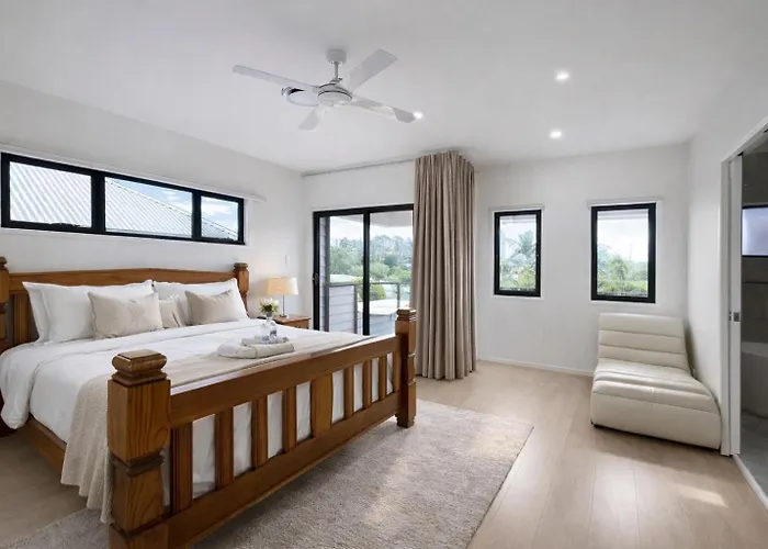 Modern 4Br 3Bath Duplex Near Train Station Stylish Comfortable