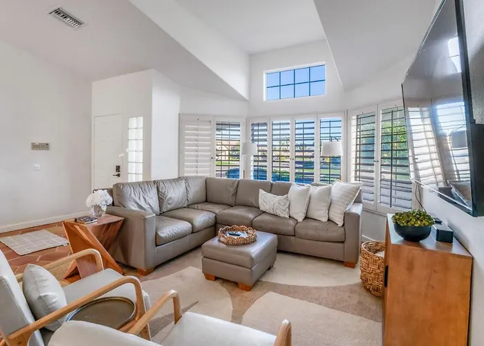 Indian Wells Saltwater Pool Home Walk 2 Tennis & Festival Shuttles
