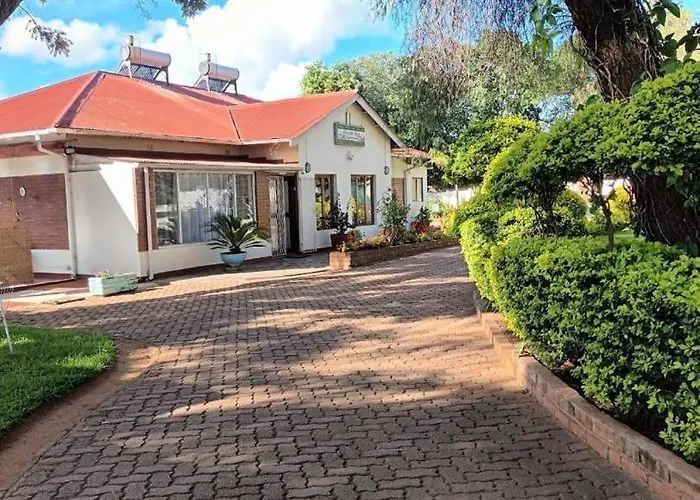 Crocodile Rock Lodge