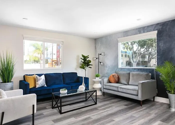 Spacious Home Central Area Airport Free Parking