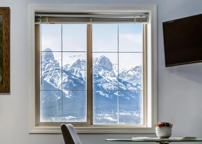 Cozy Mountain View Condo Close To Dt Canmore
