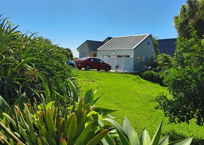 Cathedral Cove Cottage