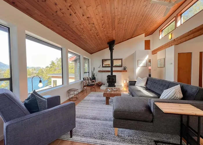 Marielles Lookout - Your Oceanfront Escape Framed By Forest & Waves
