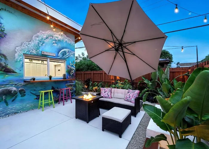 Private Retreat With Yard Near Hard Rock Stadium