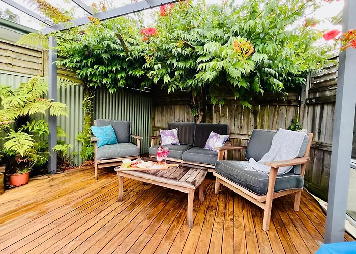 The Secret Garden - Family Home With Hot Tub, Central