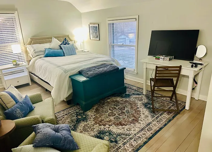 The Birchwood - At Twin Pines-Walk To The Lake!