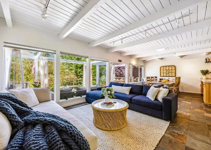 Lovely Creekside Wine Country Home In Glen Ellen