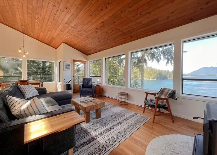 Marielles Lookout - Your Oceanfront Escape Framed By Forest & Waves