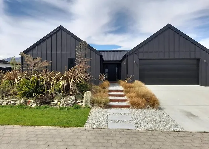 Beautiful Home In Lake Hawea