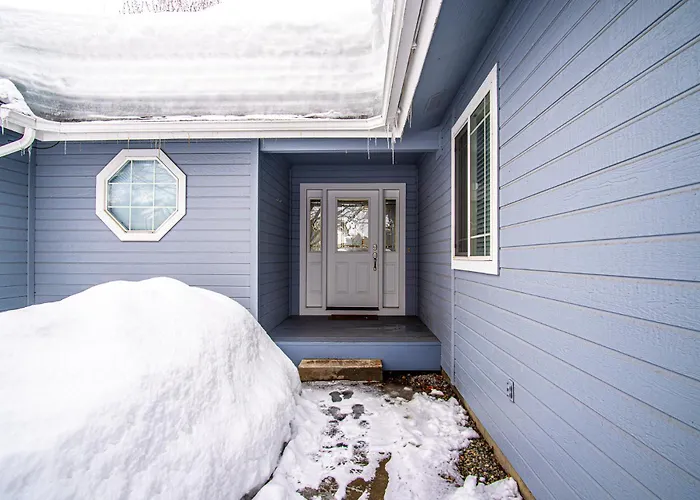In The Heart Of Hailey; Private Pet-Friendly 3 Bedroom Home With Garage