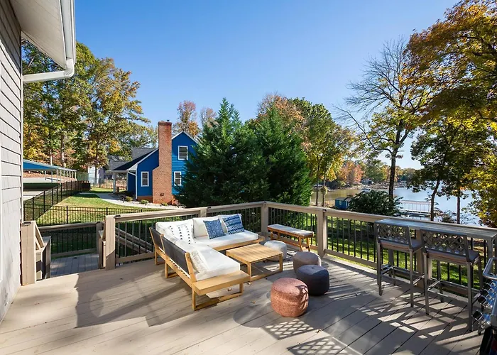Dockside Dream - Your Perfect Waterfront Escape