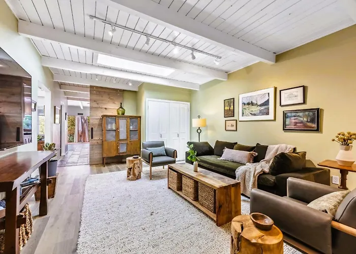 Lovely Creekside Wine Country Home In Glen Ellen