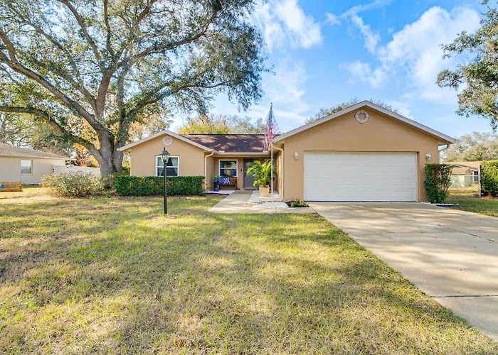 Pet-Friendly Home 12 Mi To Wec & Dtwn Ocala!