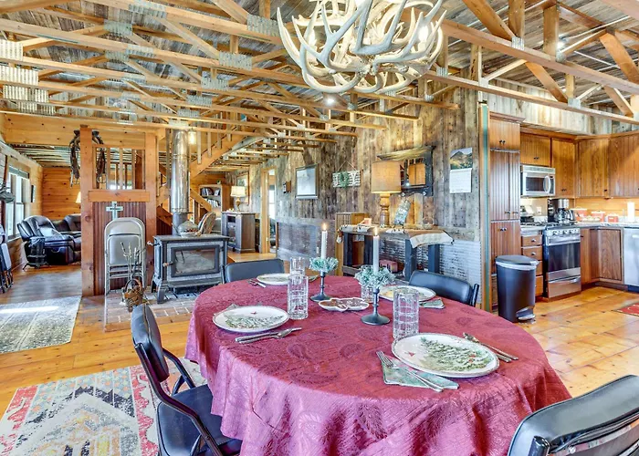 'Mule Creek Lodge' Rural Stay Near Coldwater Lake