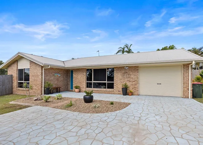 Family & Pet Friendly Coastal Parkside Stay