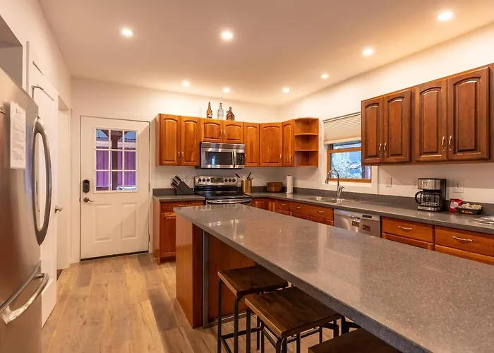 Huckleberry Lodge By Fernie Central Reservations
