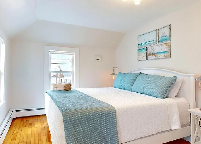 Driftwood Cottage By Bayley Vacation Rentals