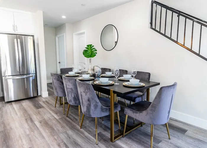 Modern 4Br Stay Premium Beds & Full Kitchen