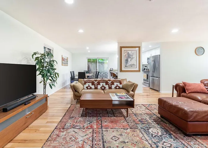 Modern 3Br House With Bbq Yard Near Richmond Beach