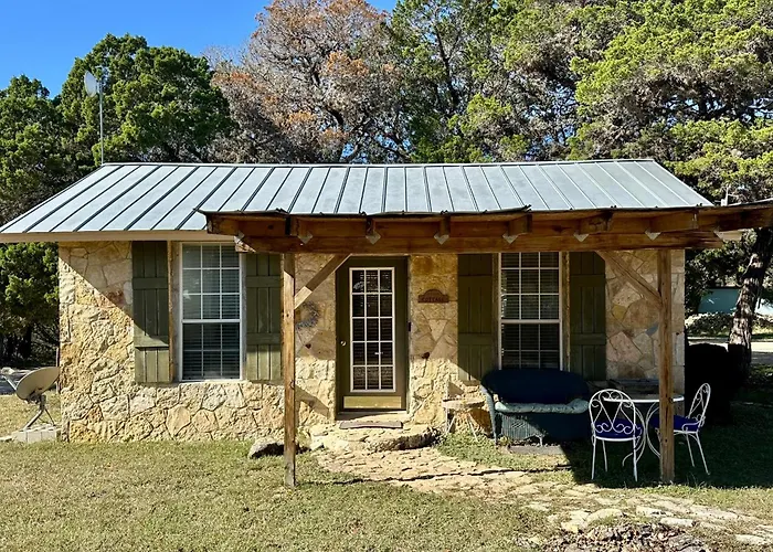 Hilltop Cottage, Historic Silver Spur Dance Hall