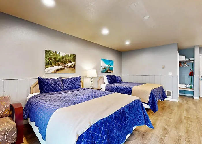 Sea Treasures Inn #206
