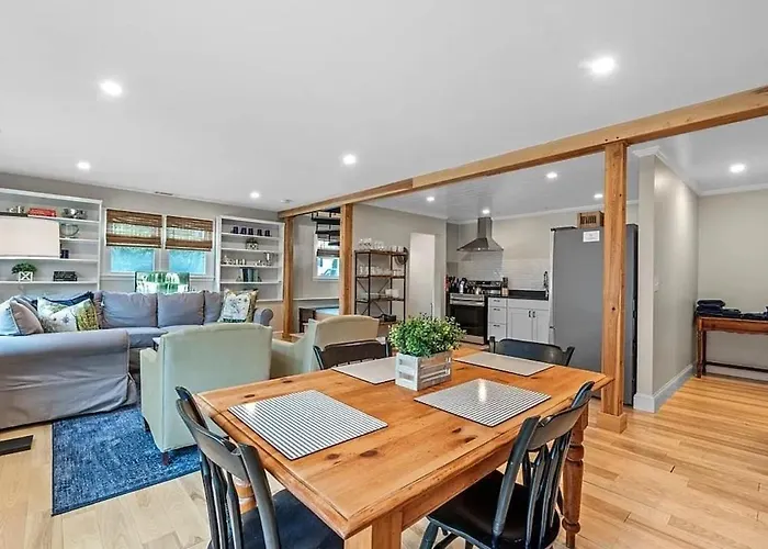 Modern, Thoughtfully Set-Up In Heart Of Town