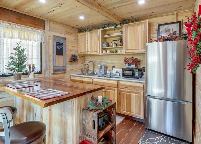 Walk To Current River: Ozarks Adventure Home!