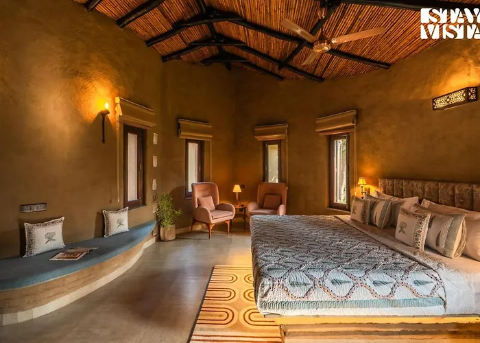 Stayvista At The Birdwood Estate With Gym And Pool