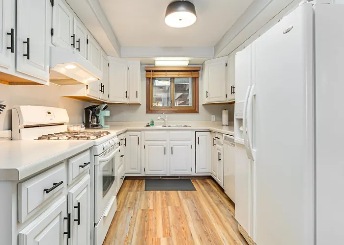 Rice Lake Escape W/ Private Dock: 1 Mi To Main St