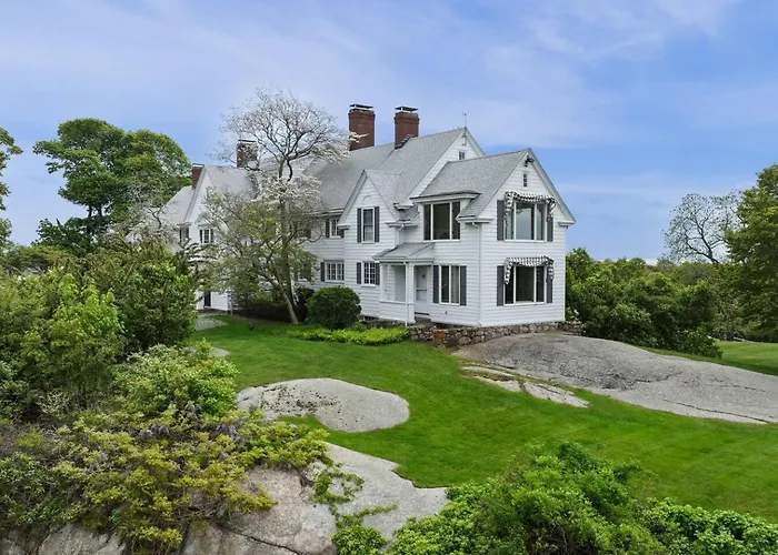 Cranberry Hill | 9 Bedroom 22 Acre Estate | Sleeps 24