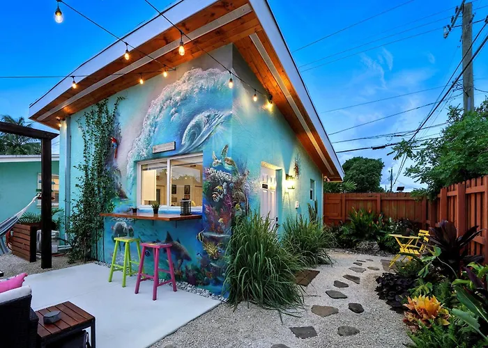 Private Retreat With Yard Near Hard Rock Stadium