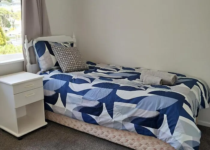 Home In Karori