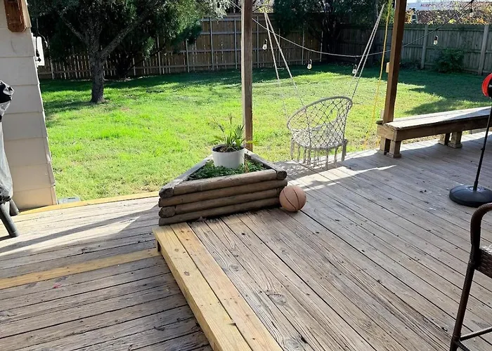 Spacious Bryan Retreat Near Texas A&M
