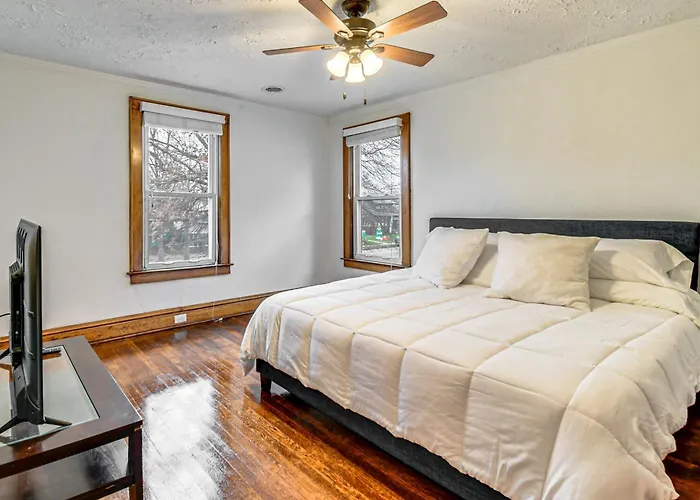 Walk To Marshall University: Home W/ Private Yard!