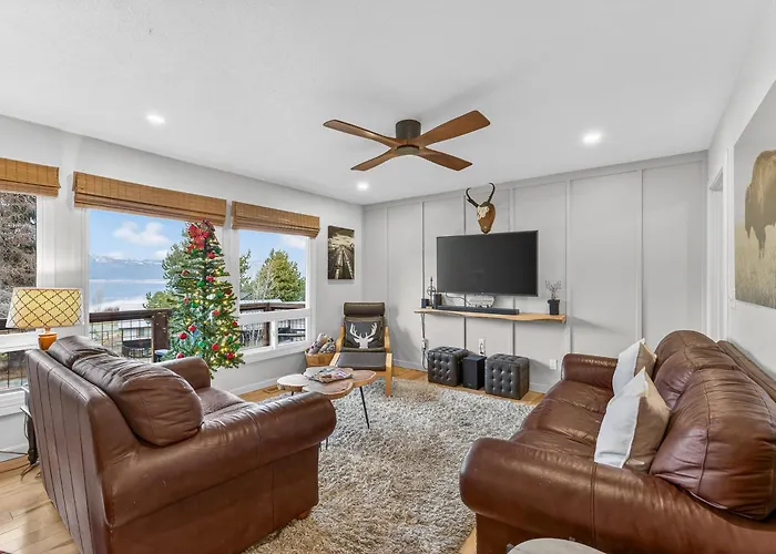 Above Par - Quiet & Private Retreat | Parking + Lake Views