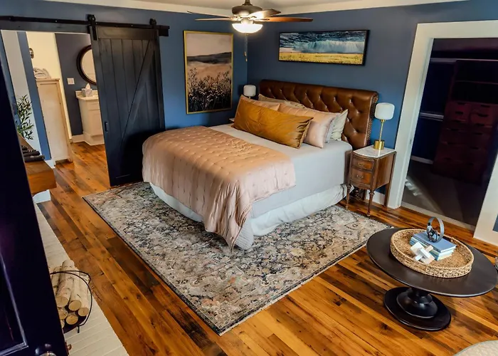 Whispering Prairie Lodge
