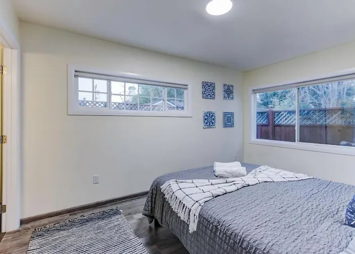 Marbella Lane Cozy 2Br Studio Duplex Home